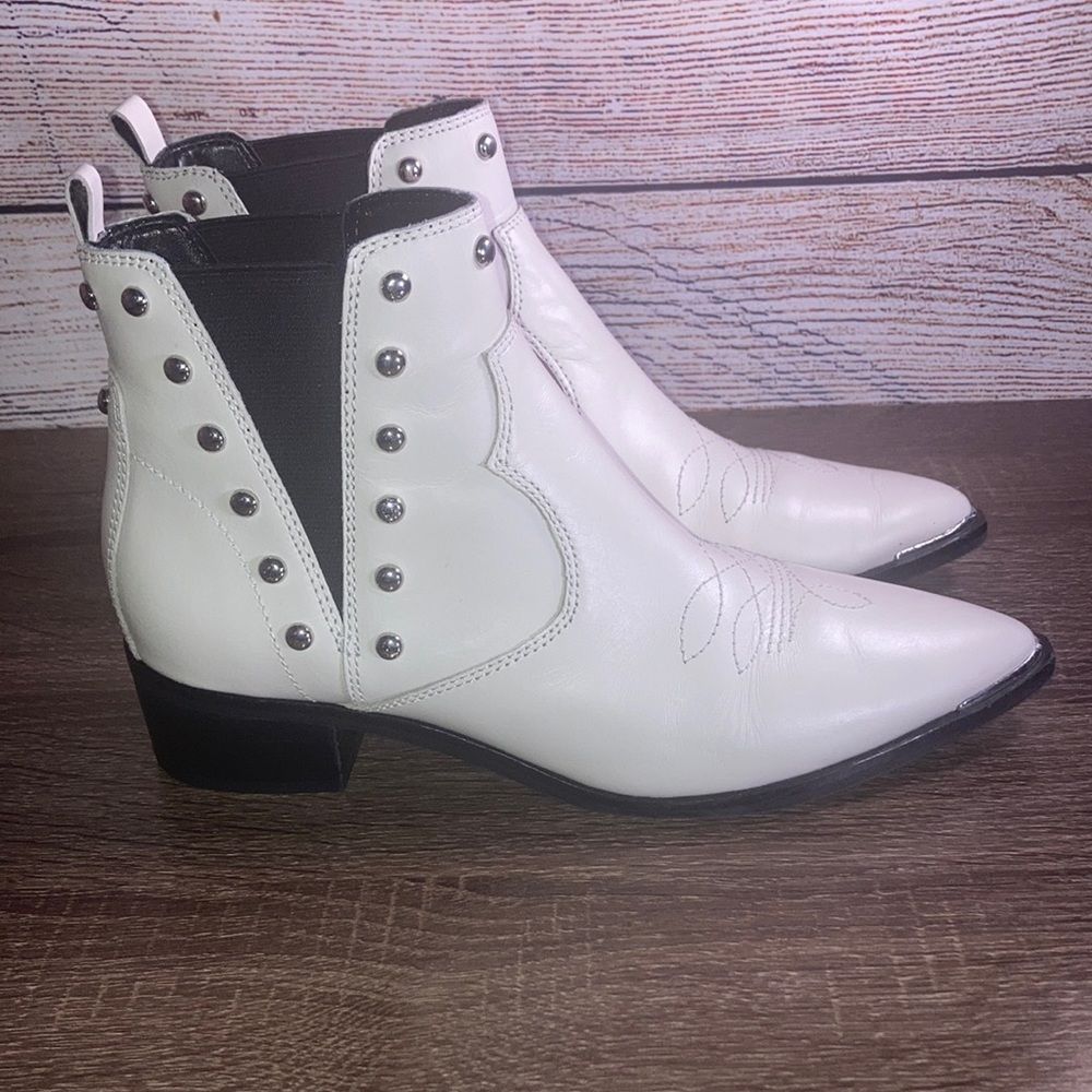 Womens Marc Fisher  Yente Chelsea Boot White Leather 6.5